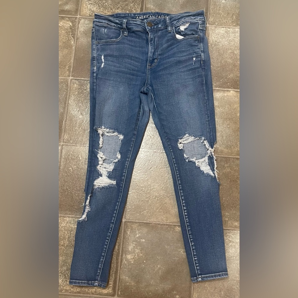 12SHORT AMERICAN EAGLE DISTRESSED JEGGINGS